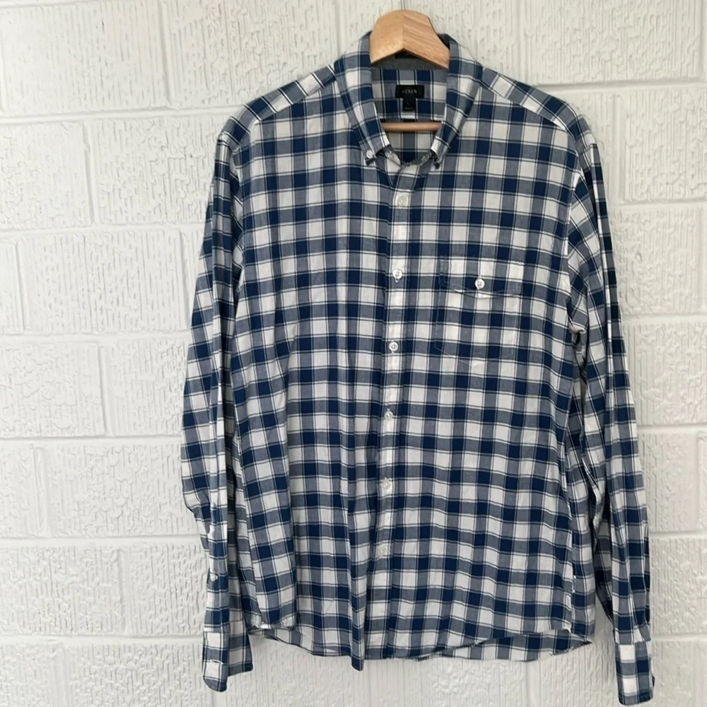 J. Crew Men’s Slim Fit Button Down Shirt - Size Large